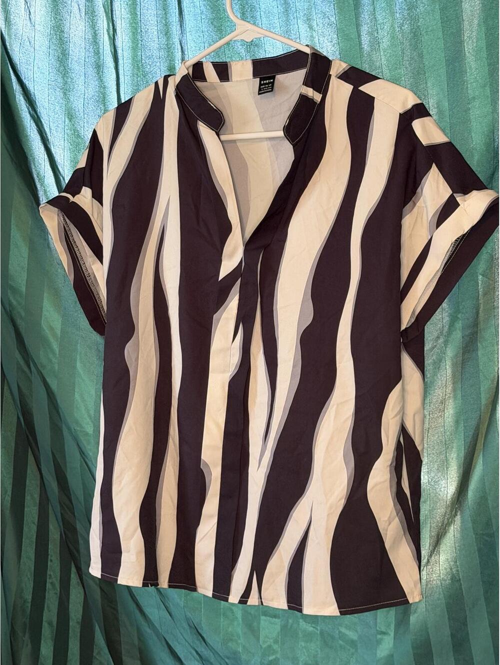 SHEIN Women's Short Sleeve Abstract Striped Blouse Size EU